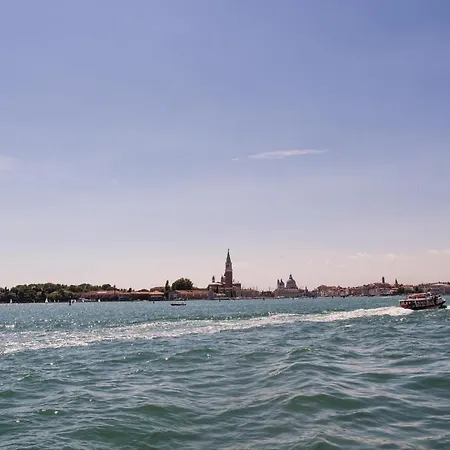 Biennale Bianco & Rosso Апартаменты *