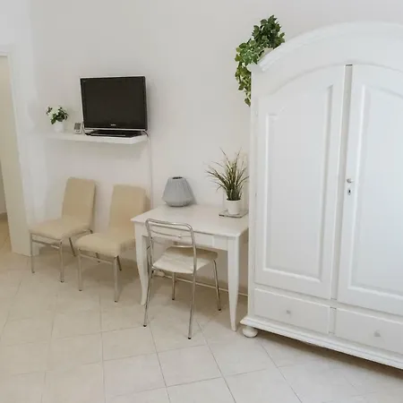 Biennale Bianco & Rosso Apartamento *