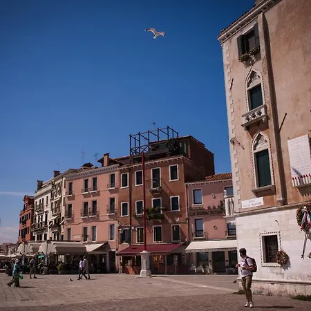 Biennale Bianco & Rosso * Venice