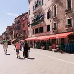 Biennale Bianco & Rosso Apartman